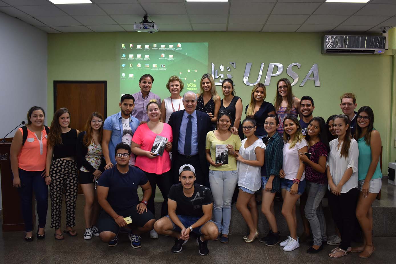 Presentación de libro en la UPSA