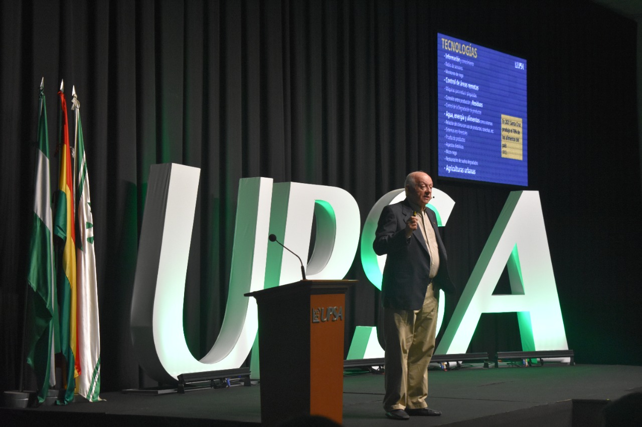 Conferencia de Decano de la Facultad de Ingenieria de la UPSA